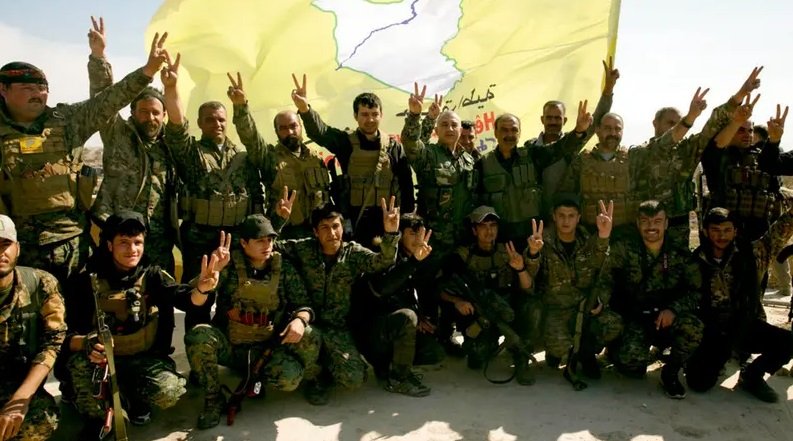 عناصر من قوات سوريا الدموقراطية