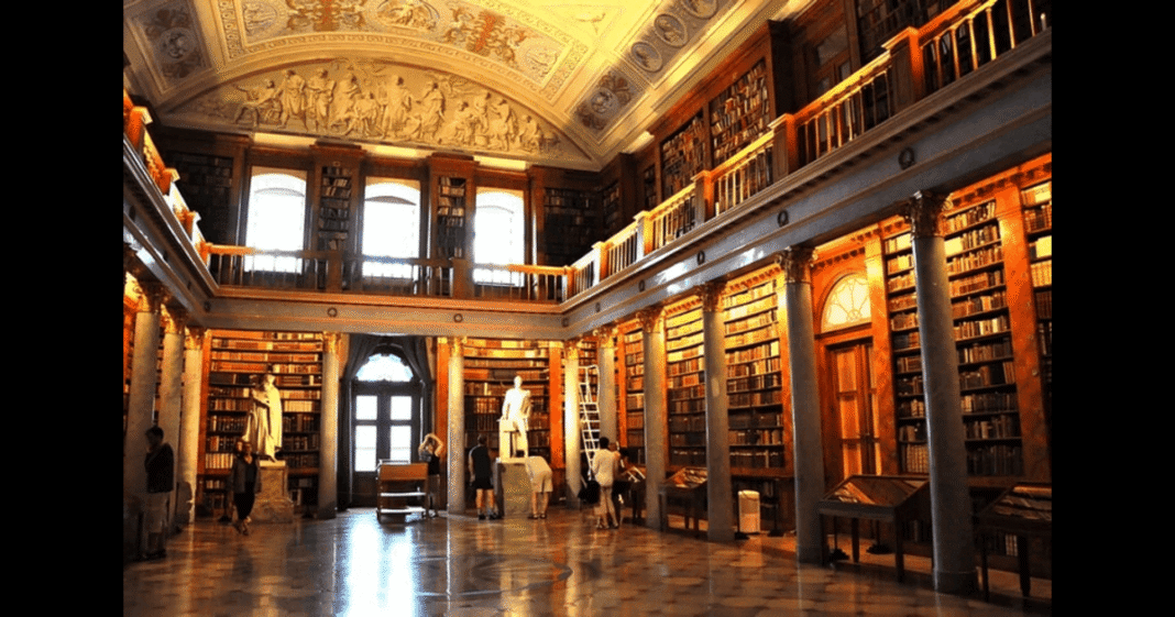 مكتبة دير بانونهالما - المجر